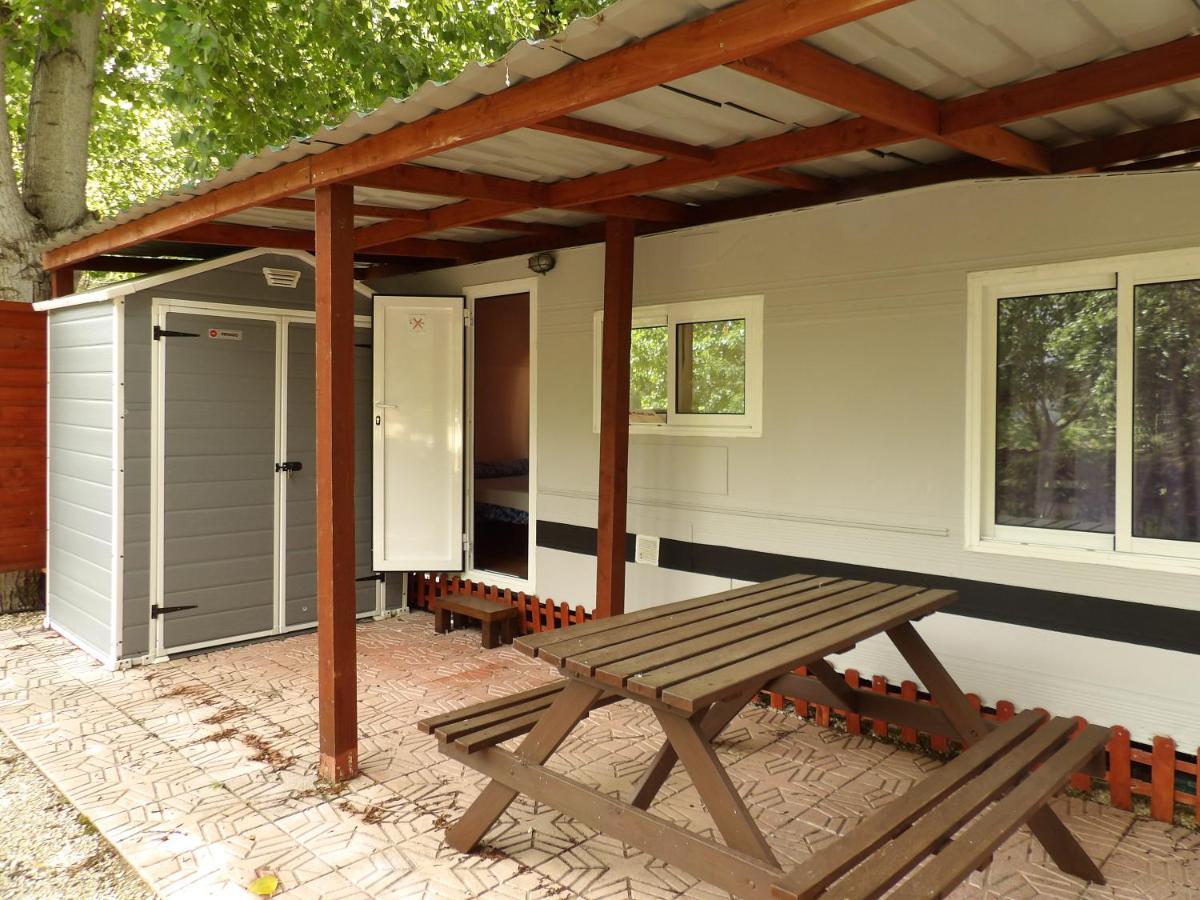 Oasis Country Park Hotel Rugat Exterior photo